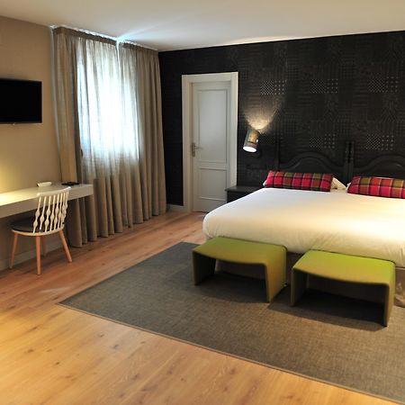 Hostal Lola Isaba Bagian luar foto