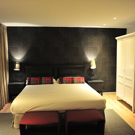 Hostal Lola Isaba Bagian luar foto