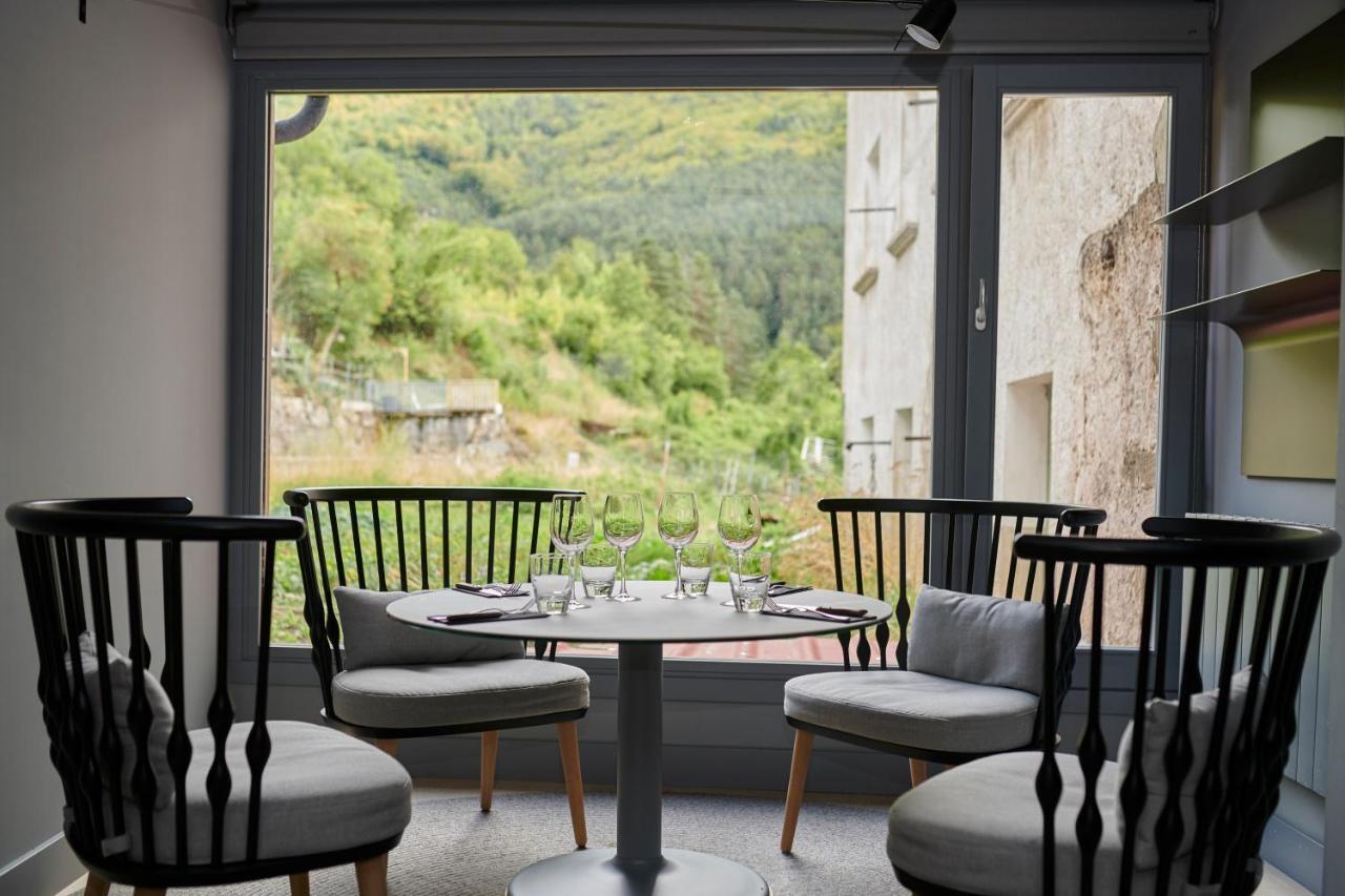 Hostal Lola Isaba Bagian luar foto