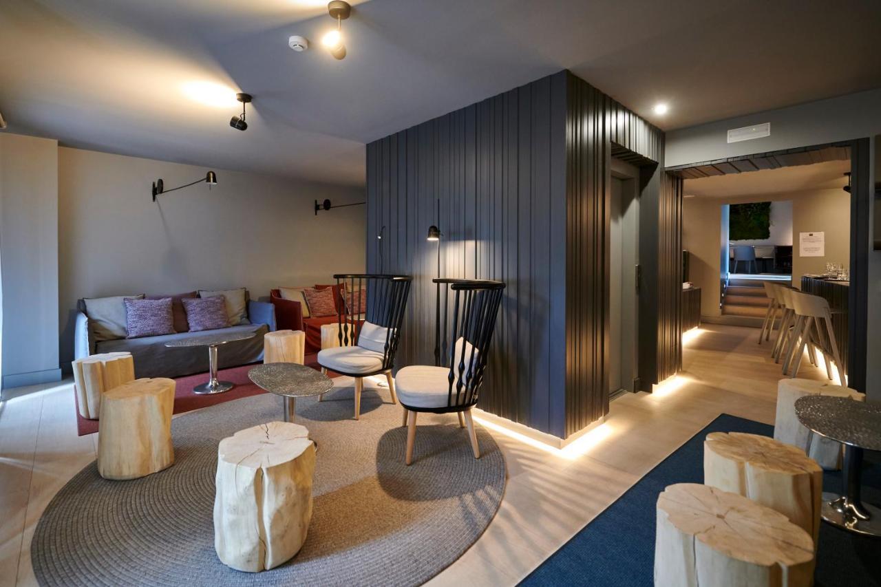 Hostal Lola Isaba Bagian luar foto