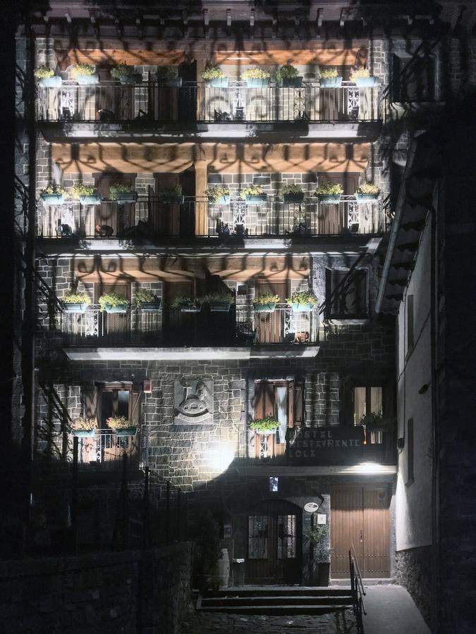 Hostal Lola Isaba Bagian luar foto